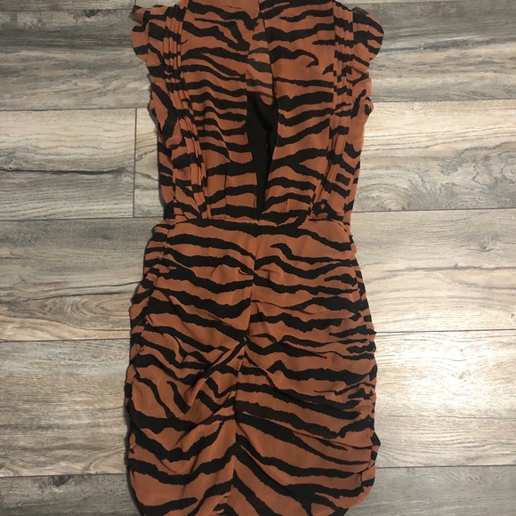 Dress - Picture 3 of 3